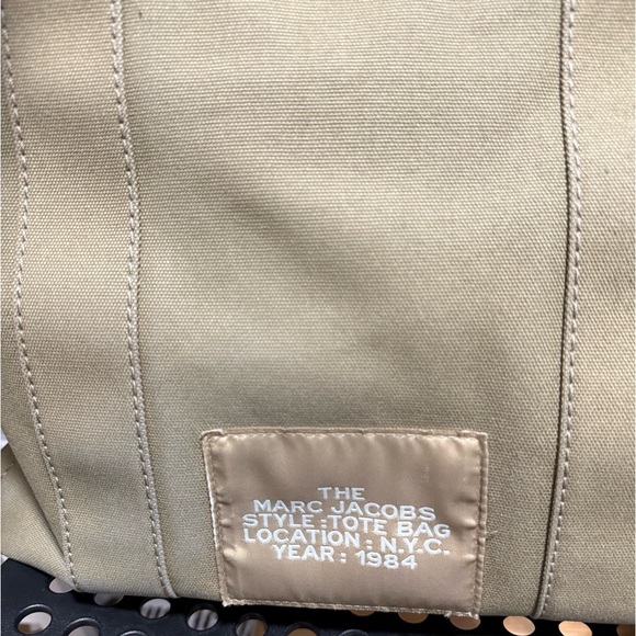 Marc Jacobs ‘The Tote Bag’ - Picture 4 of 7